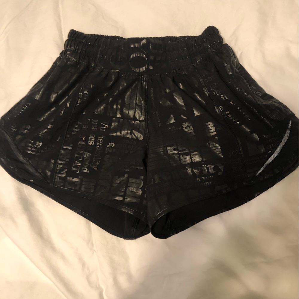 Lululemon Manifesto Hotty Hot 4” Sz 2